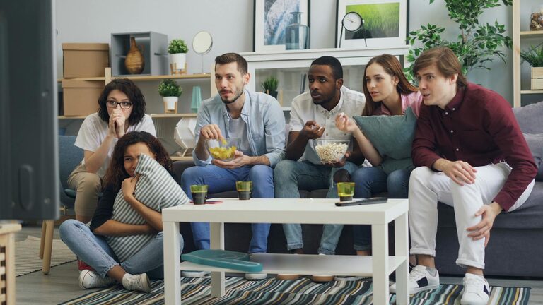 How to Plan a Perfect Screen-Light Evening at Home